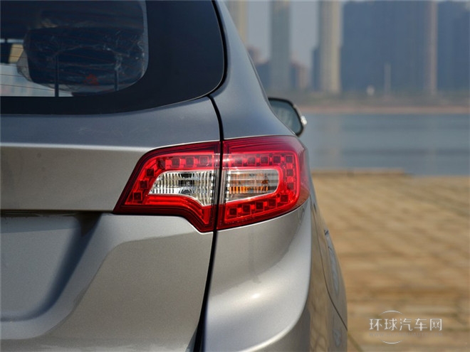 2015款 1.5T 手動創領版