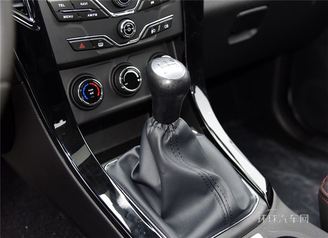 2015款 探索版 2.0T 柴油4X2超豪華型