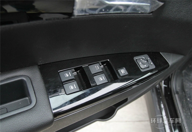 2015款 探索版 2.0T 柴油4X2豪華型