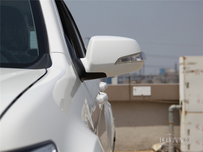 2015款 探索版 2.0T 柴油4X2豪華型