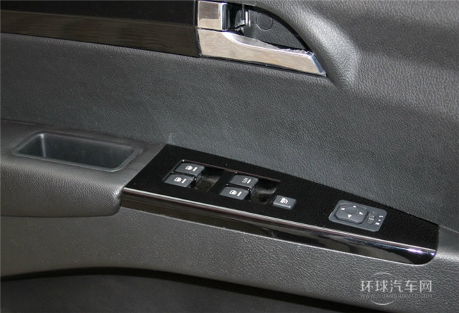 2015款 探索版 2.0T 柴油4X4超豪華型