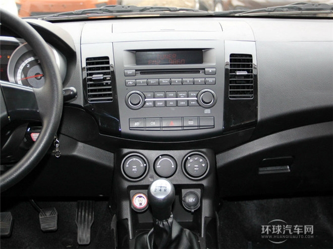 2015款 探索版 2.0T 柴油4X4超豪華型