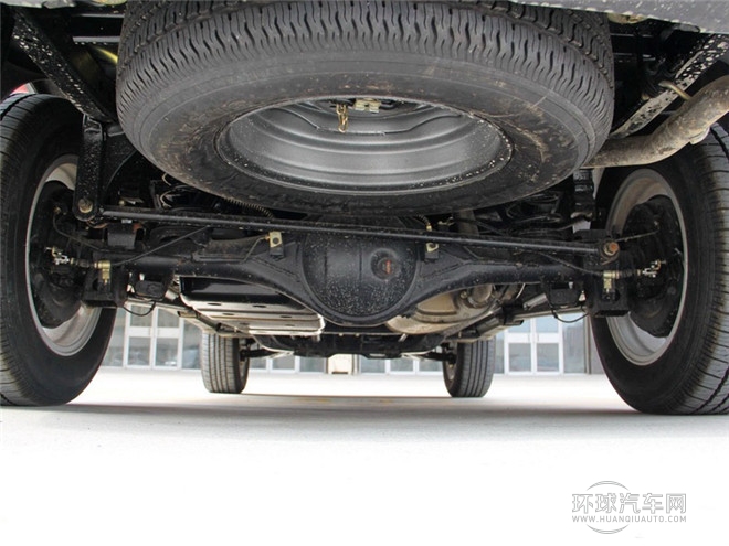 2015款 探索版 2.0T 柴油4X4豪華型