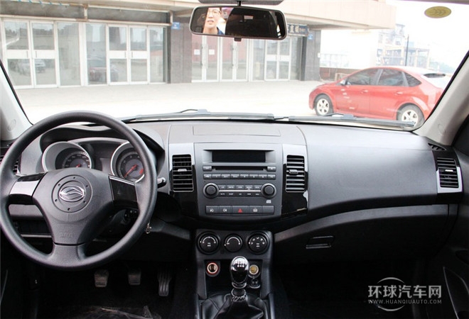 2015款 探索版 2.0T 柴油4X4豪華型