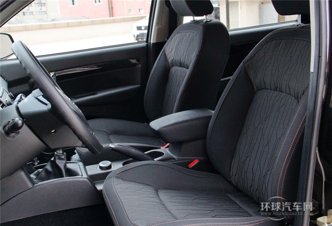 2015款 探索版 2.0T 柴油4X4豪華型