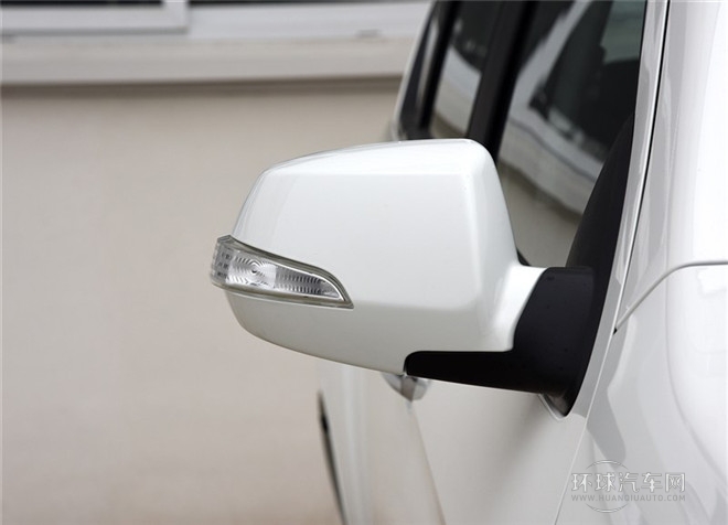 2015款 探索版 2.0T 汽油4X4超豪華型