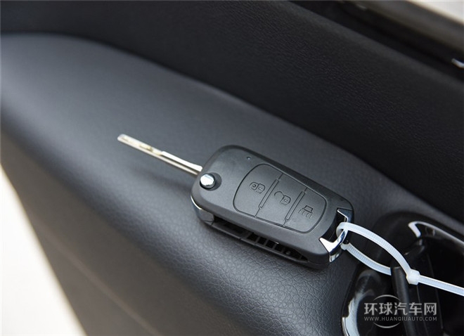 2015款 探索版 2.0T 汽油4X4豪華型