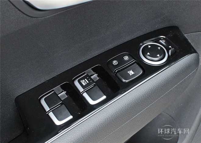 2015款 1.6L 自動(dòng)兩驅(qū)DLX