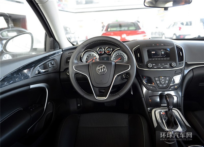 2015款 2.0L 領(lǐng)先時尚型