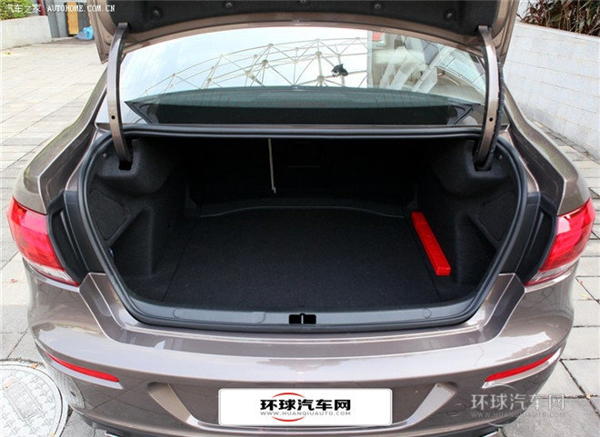 2015款 都市SUV 1.6T 自動炫動派