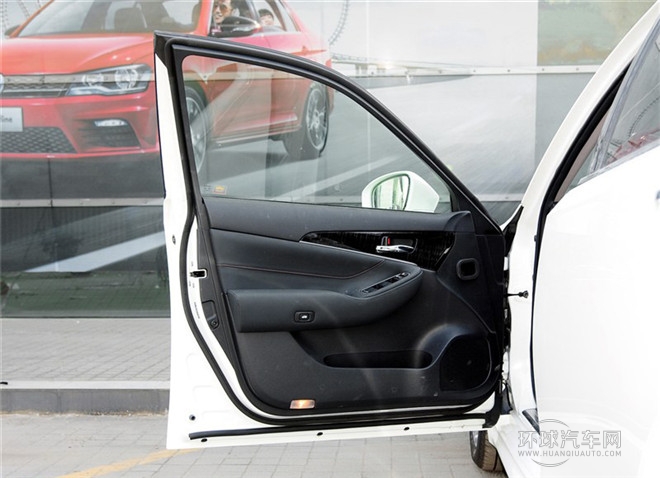 2015款 2.5L 時尚版