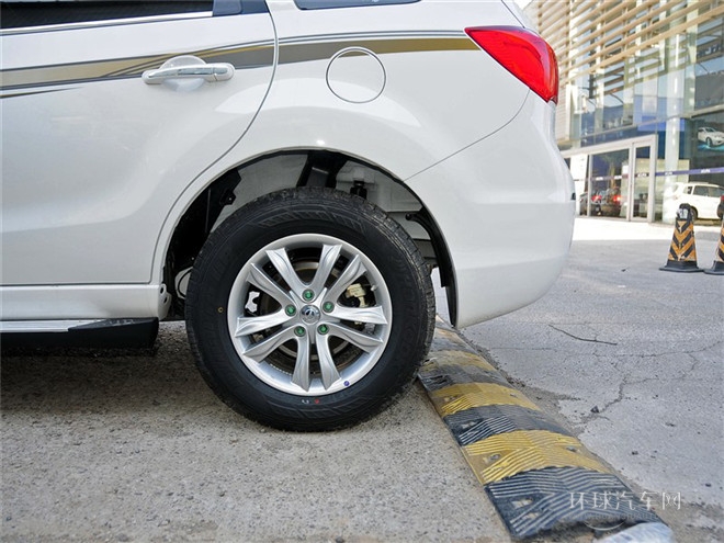 2015款 2.0L 自動智臻型