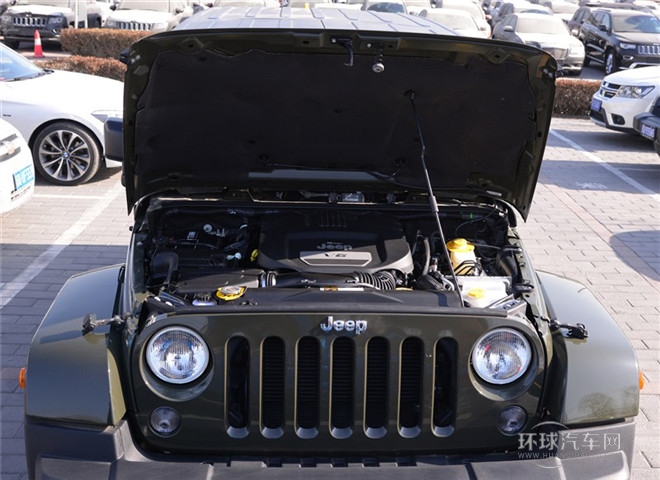 2015款 3.0L 四門版 Sahara