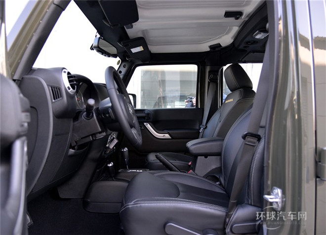 2015款 3.0L 四門版 Sahara