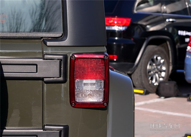 2015款 3.0L 四門版 Sahara