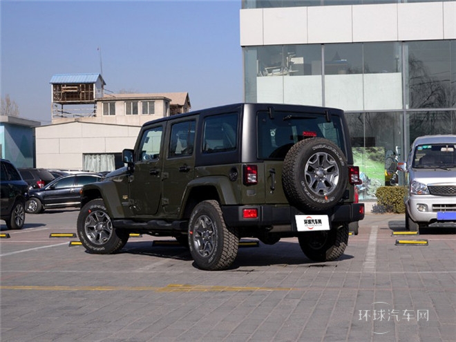 2015款 3.0L 四門版 Sahara