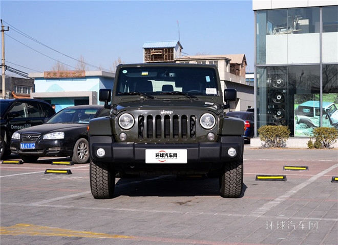 2015款 3.0L 四門版 Sahara