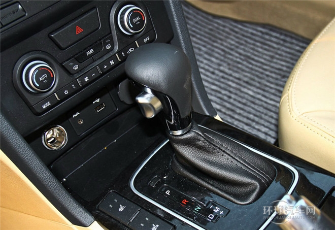 2015款 2.0L 手動(dòng)時(shí)尚型