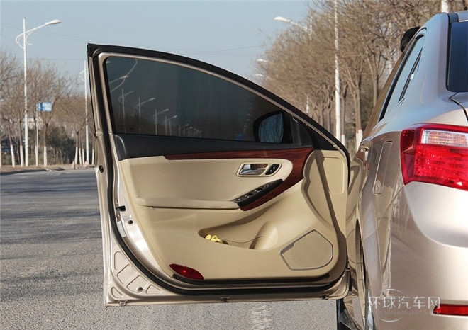 2015款 2.0L 自動(dòng)時(shí)尚型