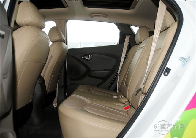 2015款 2.4L 自動(dòng)四驅(qū)領(lǐng)先型 國(guó)IV