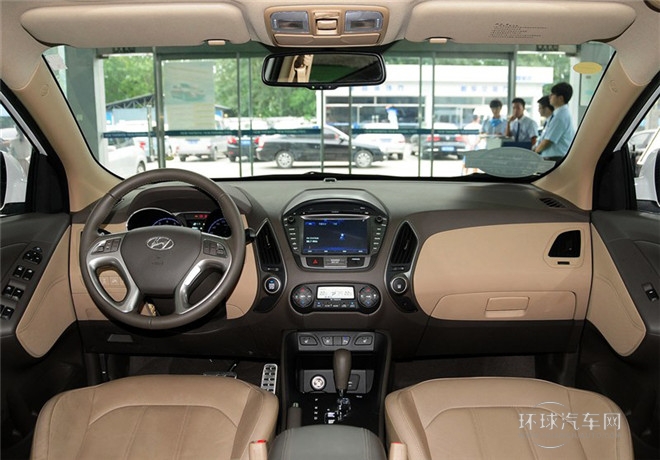 2015款 2.4L 自動(dòng)四驅(qū)領(lǐng)先型 國(guó)IV