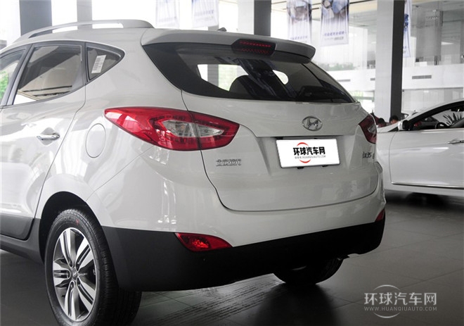 2015款 2.4L 自動(dòng)兩驅(qū)領(lǐng)先型 國(guó)V