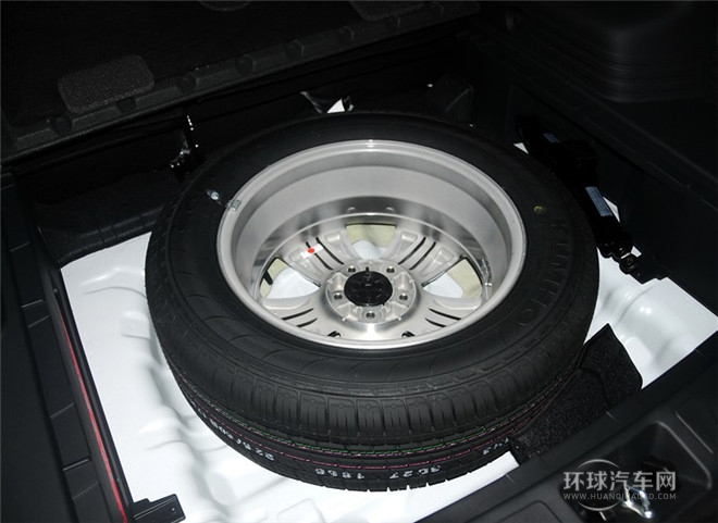 2015款 2.4L 自動兩驅(qū)領(lǐng)先型 國IV