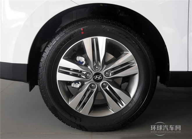 2015款 2.4L 自動兩驅(qū)領(lǐng)先型 國IV