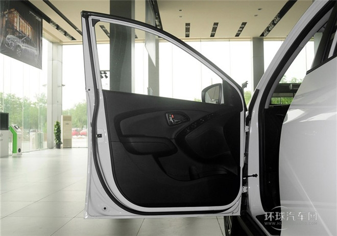 2015款 2.4L 自動(dòng)兩驅(qū)領(lǐng)先型 國IV