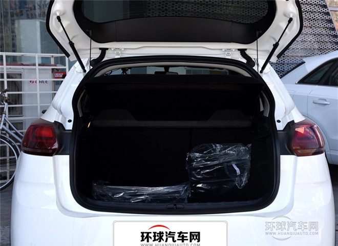 2015款 1.6L 自動(dòng)先鋒型