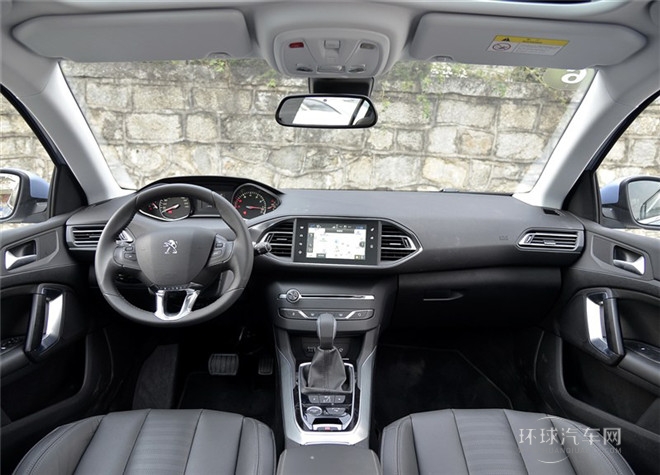 2015款 1.6T 自動睿馳版