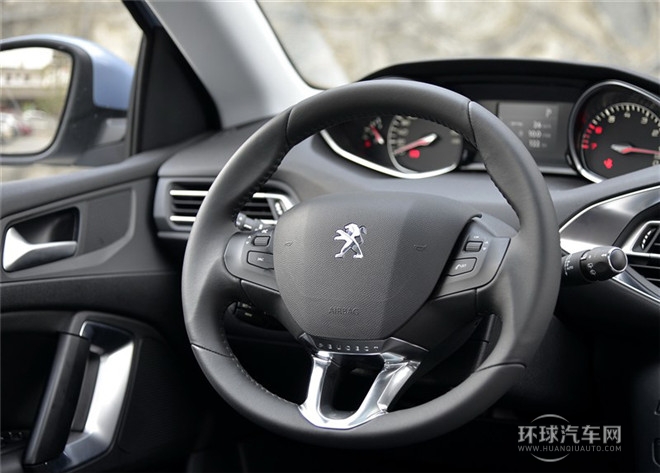 2015款 1.6T 自動睿馳版