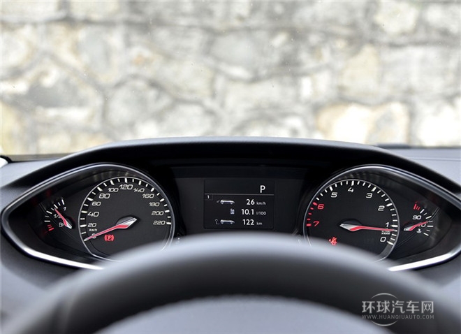 2015款 1.6T 自動(dòng)睿馳版