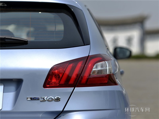 2015款 1.6T 自動睿馳版