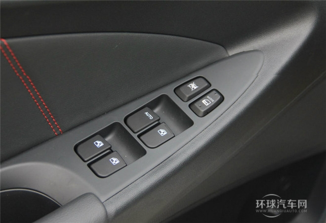 2015款 1.6L 手動尚酷型 國IV