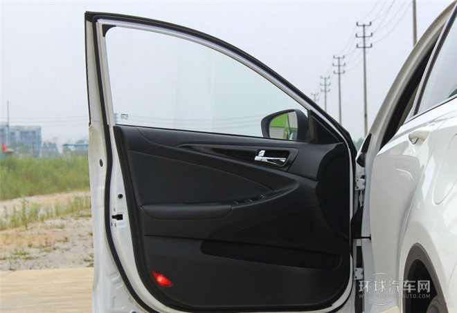 2015款 1.6L 手動致酷型 國IV