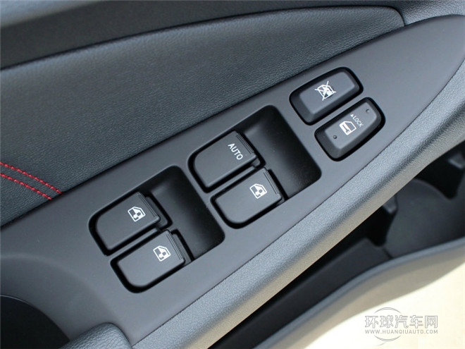 2015款 1.6L 手動(dòng)致酷型 國IV