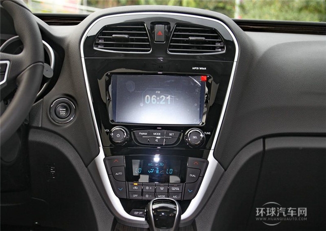 2015款 1.8T 自動(dòng)四驅(qū)豪華導(dǎo)航版