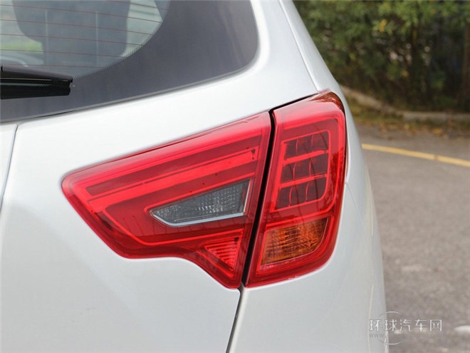 2015款 1.8T 自動四驅(qū)豪華導(dǎo)航版