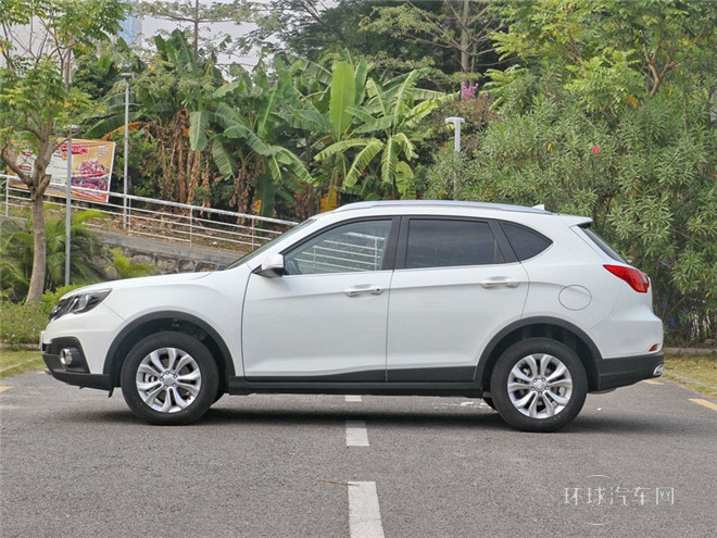 2015款 1.8T 自動四驅豪華導航版