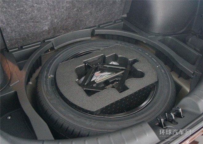 2015款 2.0L 自動兩驅(qū)豪華導航版