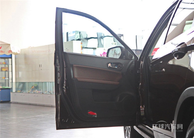 2015款 2.0L 自動兩驅豪華導航版