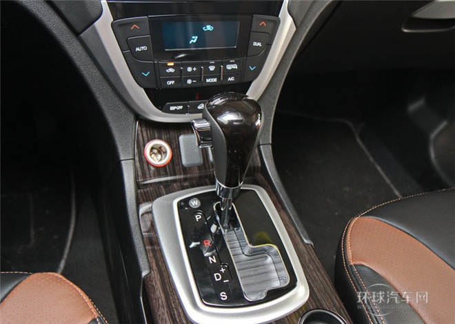 2015款 2.0L 自動兩驅豪華導航版