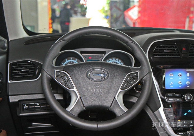 2015款 2.0L 自動兩驅豪華導航版