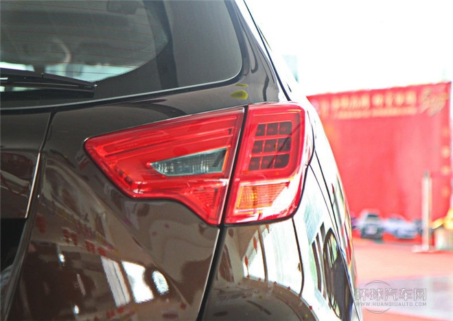 2015款 2.0L 自動(dòng)兩驅(qū)豪華導(dǎo)航版