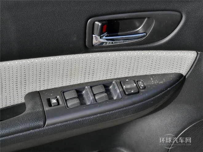 2015款 2.0L 自動超豪華型