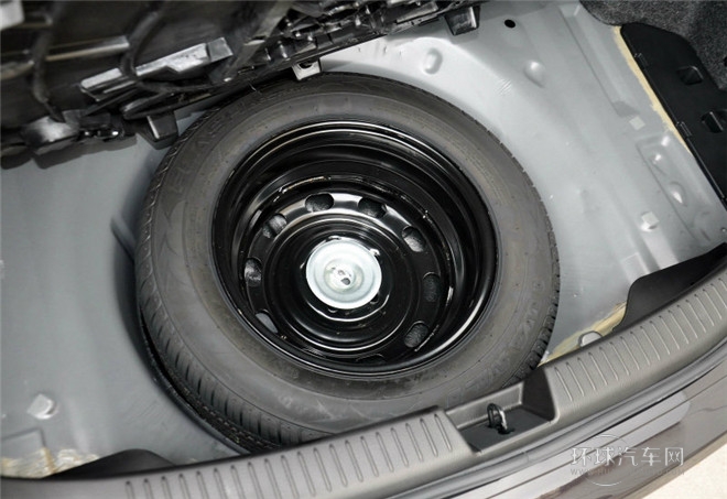 2015款 2.0L 自動超豪華型