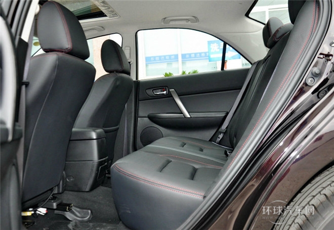 2015款 2.0L 自動超豪華型