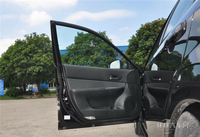 2015款 2.0L 自動超豪華型