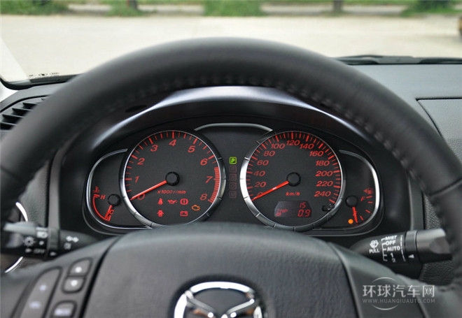 2015款 2.0L 自動超豪華型